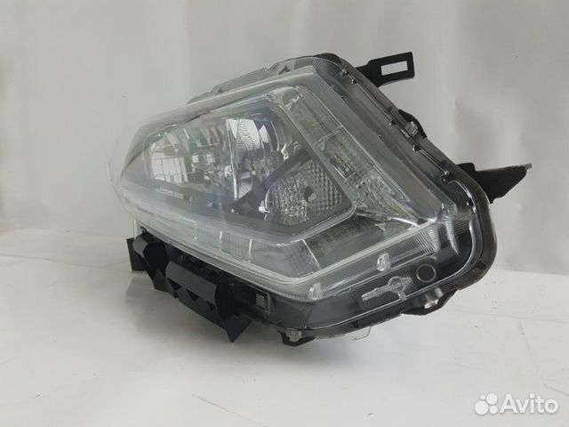 Фара правая Nissan X-Trail T32 Фара правая Nissan X-Trail T32
