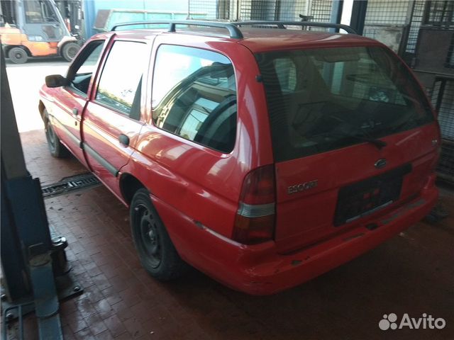 Разбор на запчасти Ford Escort
