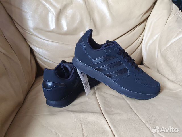 Кроссовки Adidas новые 41 р (27 см ) Кроссовки Adidas новые 41 р (27 см )