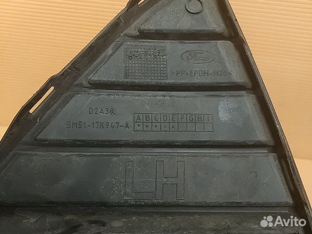 Решетка бампера левая Ford Focus 3 дорест