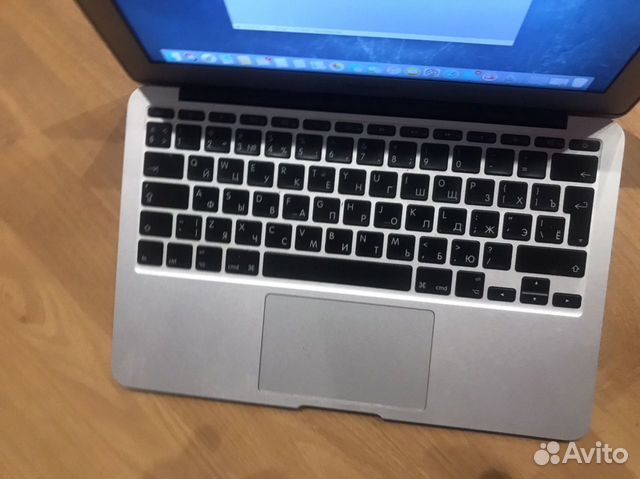 Apple MacBook Air 11’ Apple MacBook Air 11’
