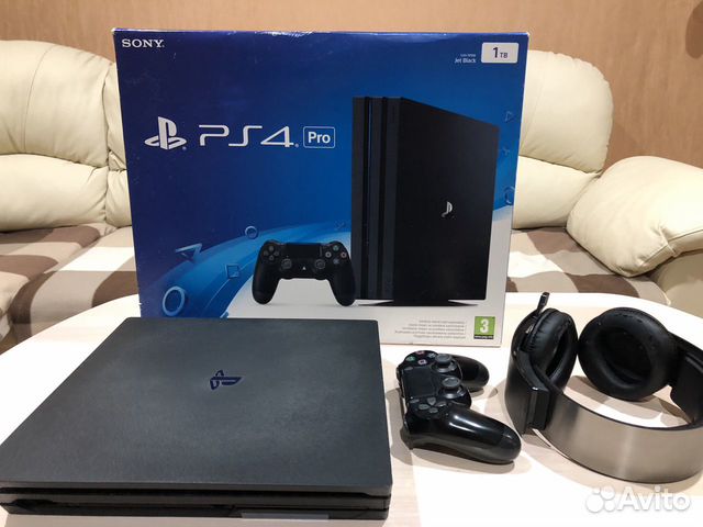 Sony PlayStation 4 PRO + Гарнитура Wireless Stereo