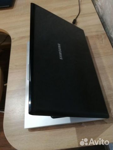 Мощный ноутбук Samsung R520 с ярким экраном, 4 Гб Мощный ноутбук Samsung R520 с ярким экраном, 4 Гб