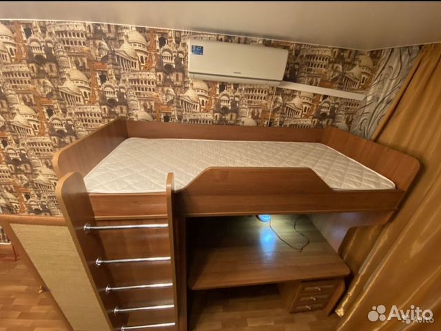 Кровать двухьярусная