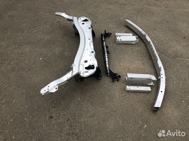 Передняя панель в сборе телевизор Mercedes E213