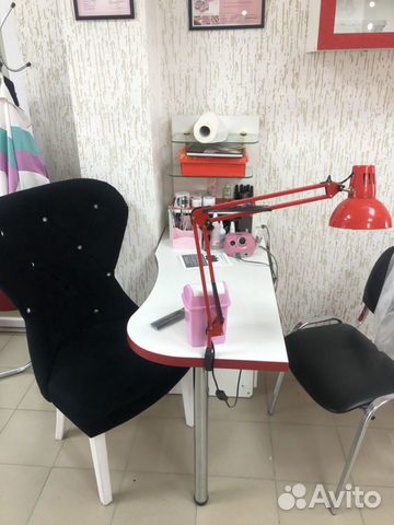 Холодильник, Кресло для педикюра, маникюрный стол Холодильник, Кресло для педикюра, маникюрный стол