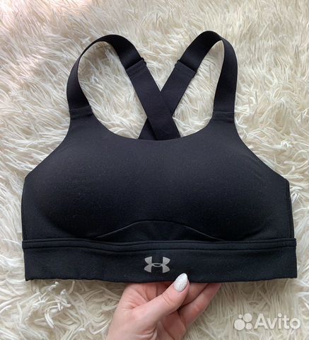 Спортивный топ Under Armour на размер 70В Спортивный топ Under Armour на размер 70В
