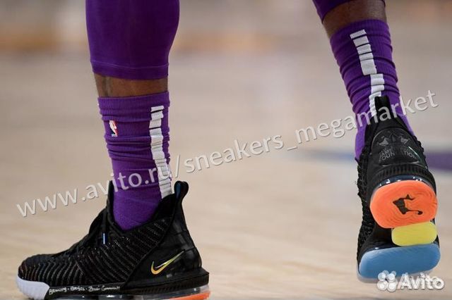 Кроссовки Nike Lebron 16 (41-45) Кроссовки Nike Lebron 16 (41-45)