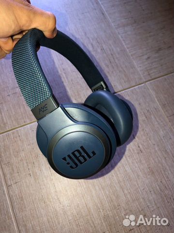 Беспроводные наушники JBL Live650BT Беспроводные наушники JBL Live650BT