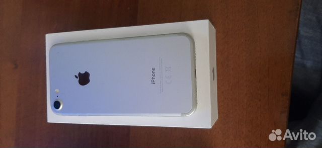 Телефон iPhone 7 Телефон iPhone 7
