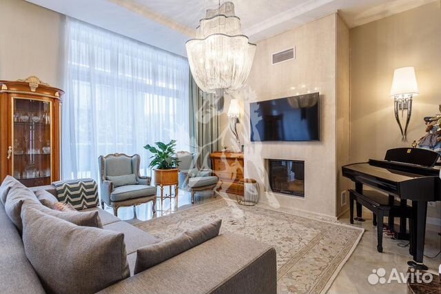 Таунхаус 364 м² на участке 8 сот.