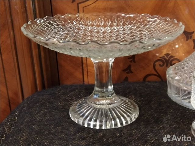 Старинная ваза для фруктов