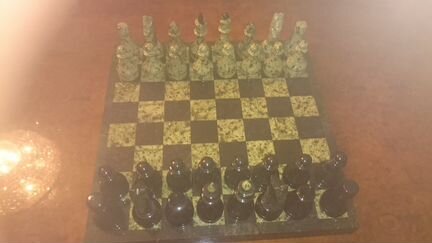 Шахматы каменные из змеевика