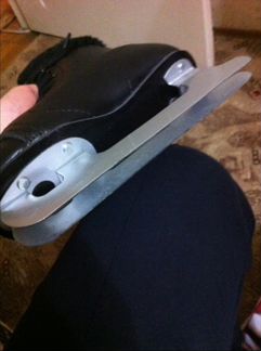 Детские ледовые коньки