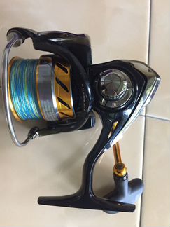 Спиннинговая катушка Daiwa Revros 2500