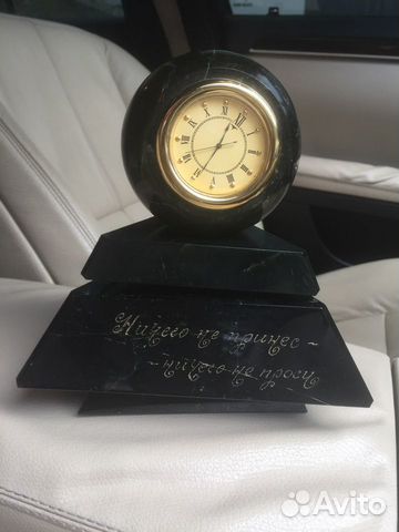 Настольные часы из мрамора