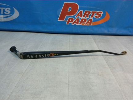 Поводок стеклоочистителя передний правый Toyota