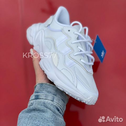 Кроссовки Adidas Ozweego белые