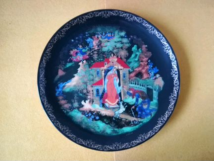 Тарелка декоративная. фарфор. палех. лфз