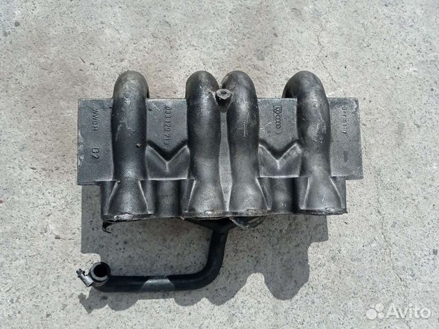 VW Транспортёр Т2, коллектор впускной 033129711