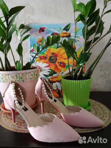 Босоножки новые, 38-39 размер