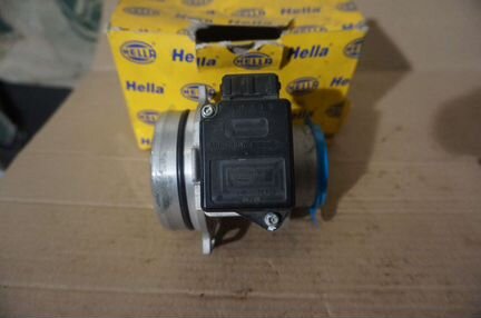 Расходомер воздуха 8ET 009 142-021 Hella