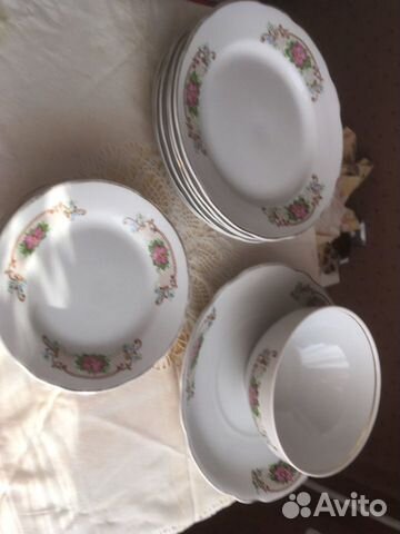 Набор посуды:12 тарелок, блюдо, салатник