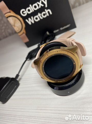 Smart Chasy Samsung Galaxy Watch 42mm Rose Gold Kupit V Kotelniche Lichnye Veshi Avito