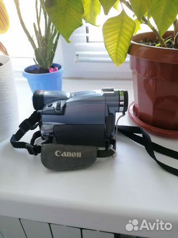 Canon MV700