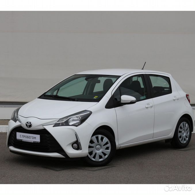 Тойота ярис 3 рестайлинг. Тойота ярис калининград. Тойота ярис калининград. Toyota yaris 2014 синий. Toyota yaris ia 2018 highlights.