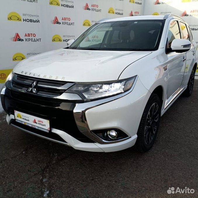 Mitsubishi outlander пятнадцатого года. Mitsubishi outlander 2015 черный. Mitsubishi outlander 15 год. Митсубиси аутлендер 3 2016. Mitsubishi outlander 3.