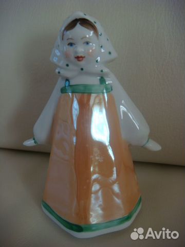 Фарфоровая статуэтка 