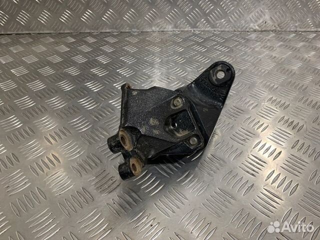 Кронштейн Kia Rio 3