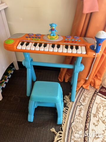 Пианино с танцующим мишкой