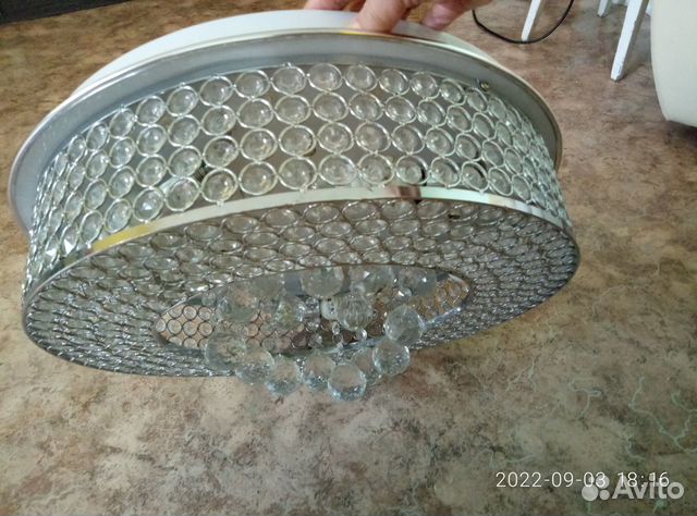 Продам люстру