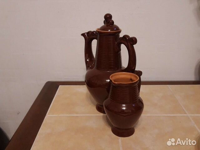 Глиняный кувшин и кувшинчик