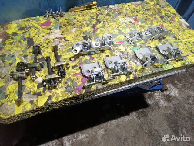 Петля двери ограничитель Ford Fusion Fiesta