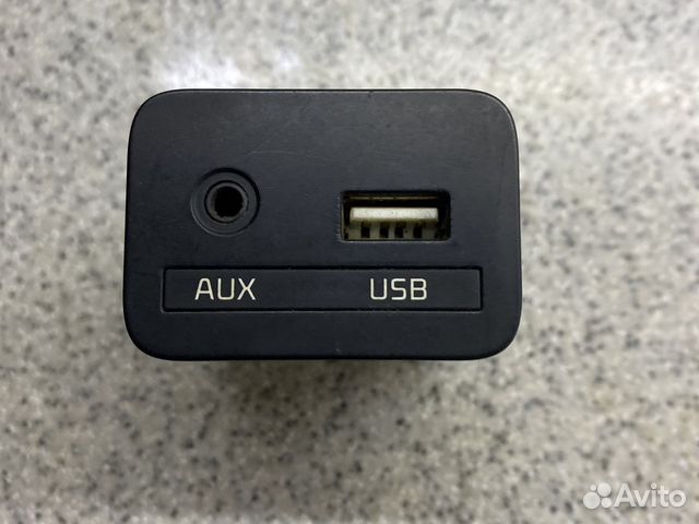 USB Kia Sportage 961103w100