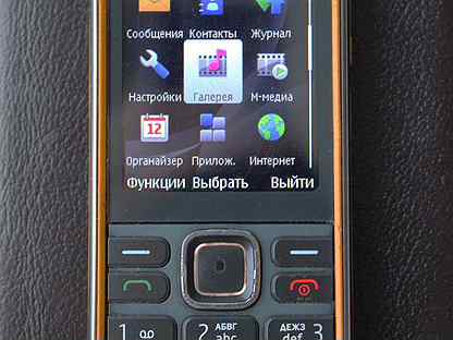 Телефон Nokia 3720c