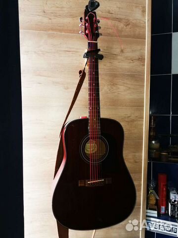 Акустическая гитара