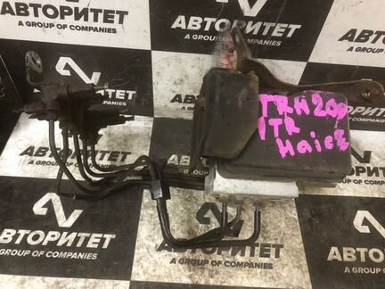 Блок abs Toyota Hiace TRH200