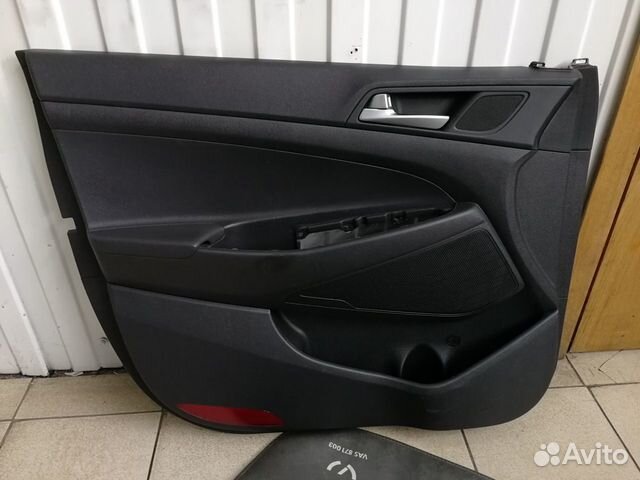 Обшивка передней левой двери Hyundai Tucson 2015+)