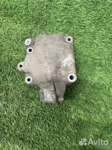 Кронштейн двигателя Mercedes-Benz M-Class W164