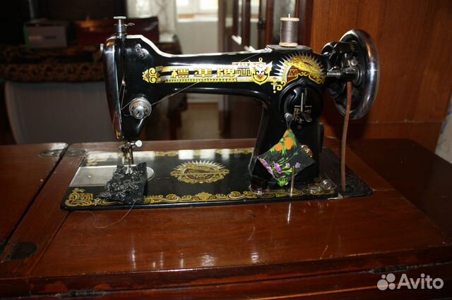 Винтажная швейная машинка ножная Butterfly
