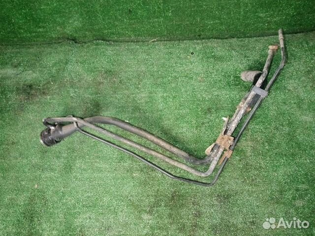 Горловина топливного бака Toyota Prius NHW20