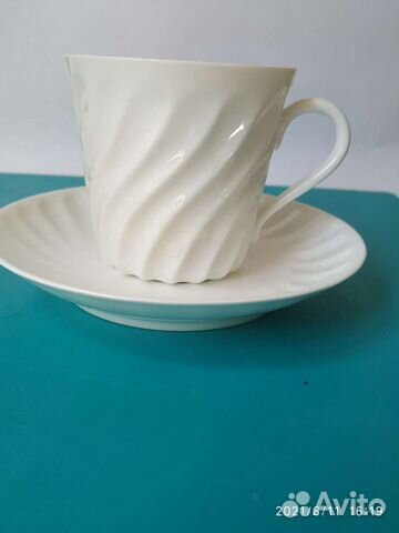 Чашки с блюдцами