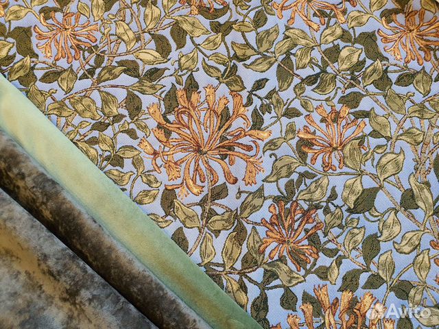 Ткань гобеленовая Жимолость на голубом Мор