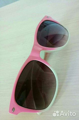 Солнцезащитные очки бело- розовые