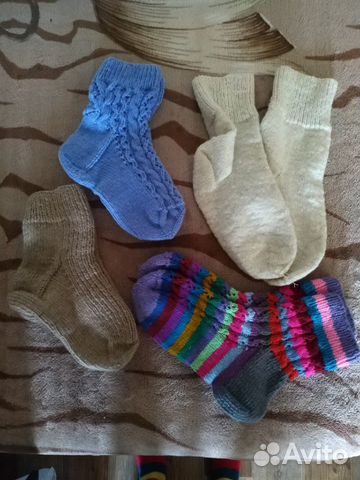 Вязаные варежки, перчатки, носки, гетры