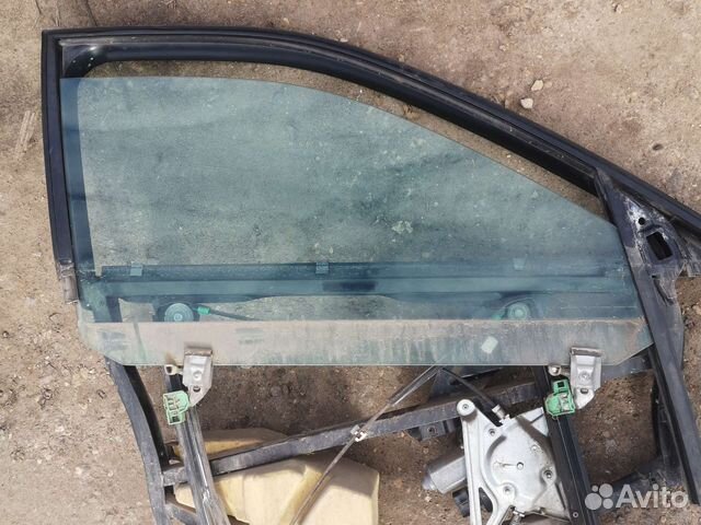 Стекло переднее правое Audi A4B5